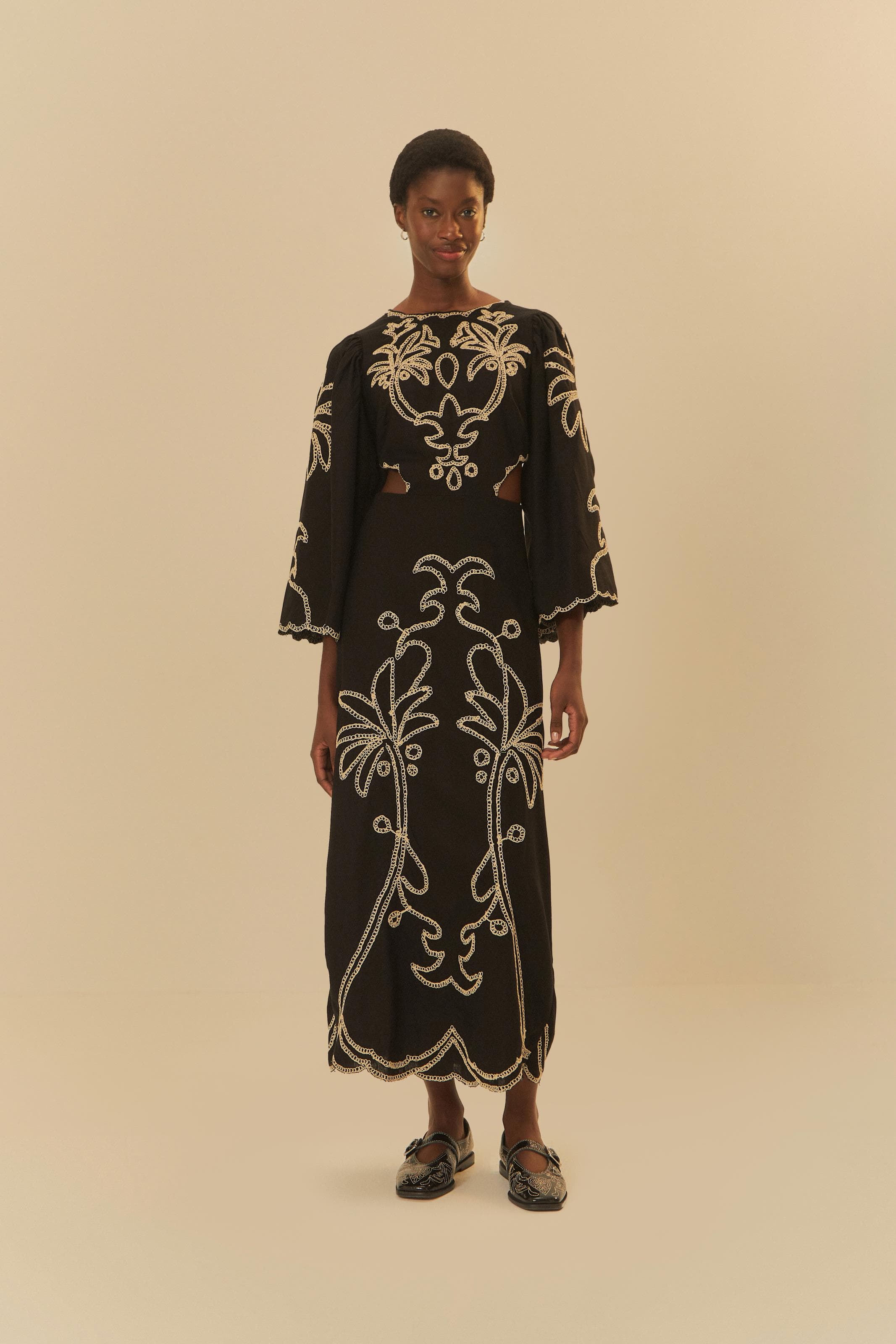 Vestido Bordado Corneli Estampado Floresta Praiana